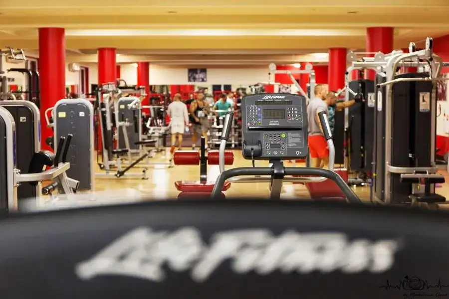 Fusgym: Hammer Strength Warszawa Twój klucz do realnych postępów