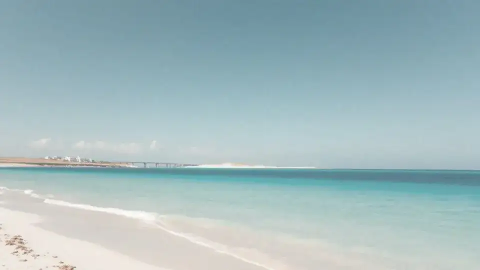 Gdzie leży Dżerba? Odkryj jej wyjątkowe położenie i atrakcje