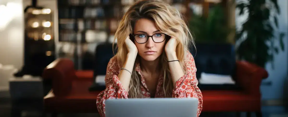 Przeciążenie psychiczne objawy: Jak je rozpoznać i co robić?