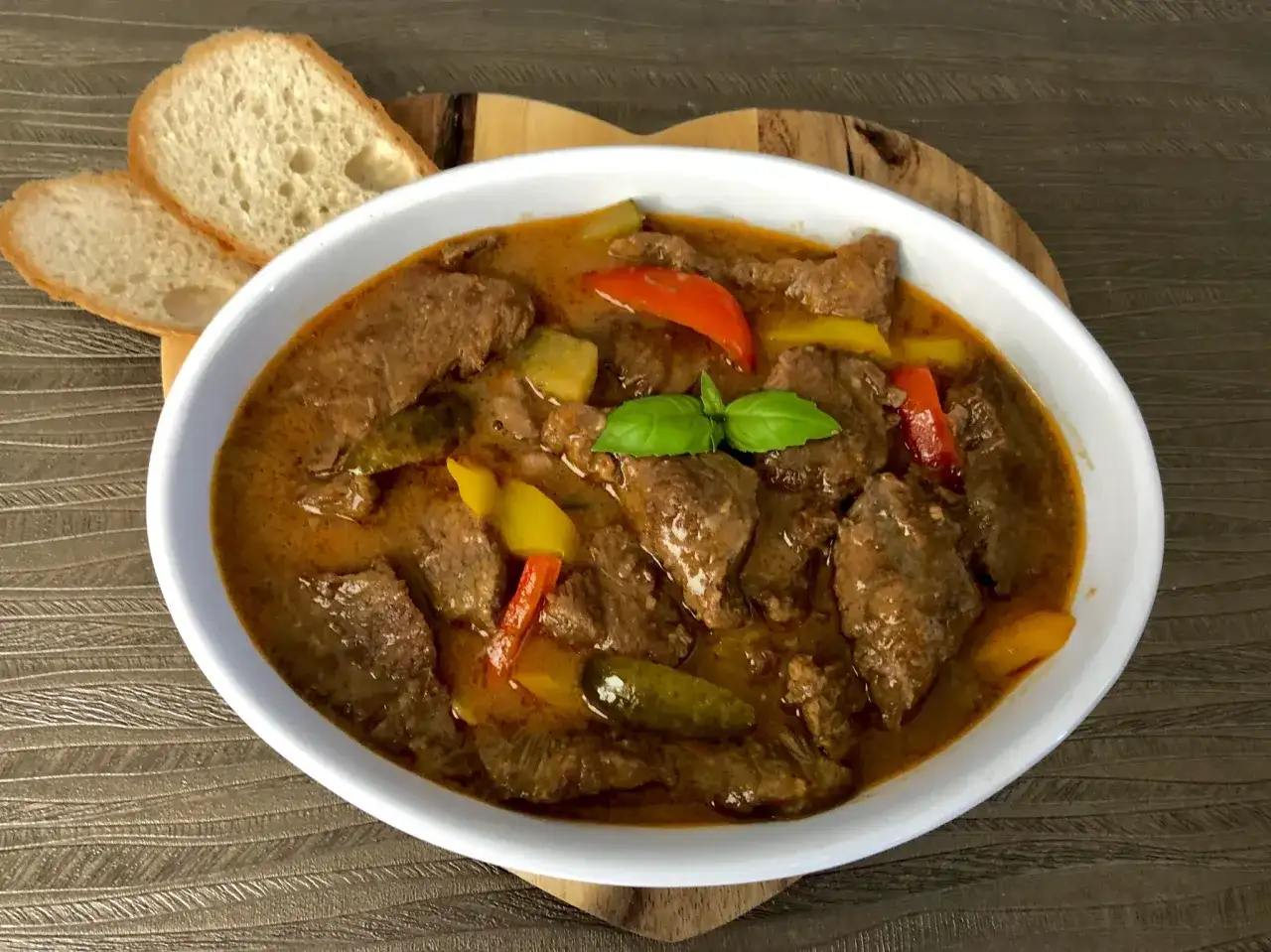 Idealna wołowina na strogonowa: sekretne triki mistrzów kuchni