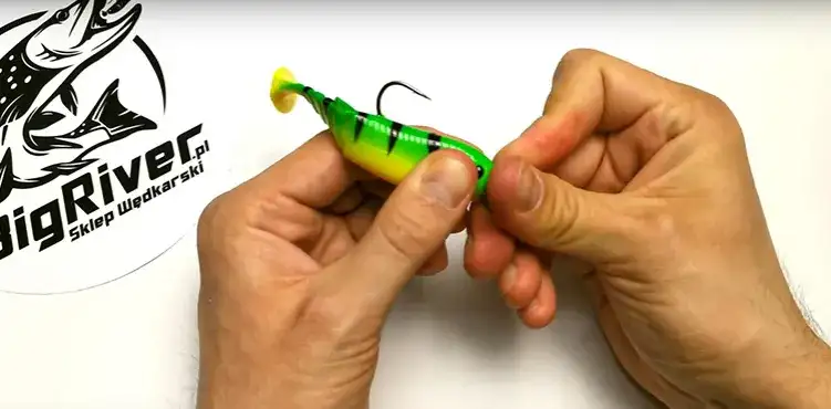 Jak założyć gumę na haczyk? Poradnik krok po kroku