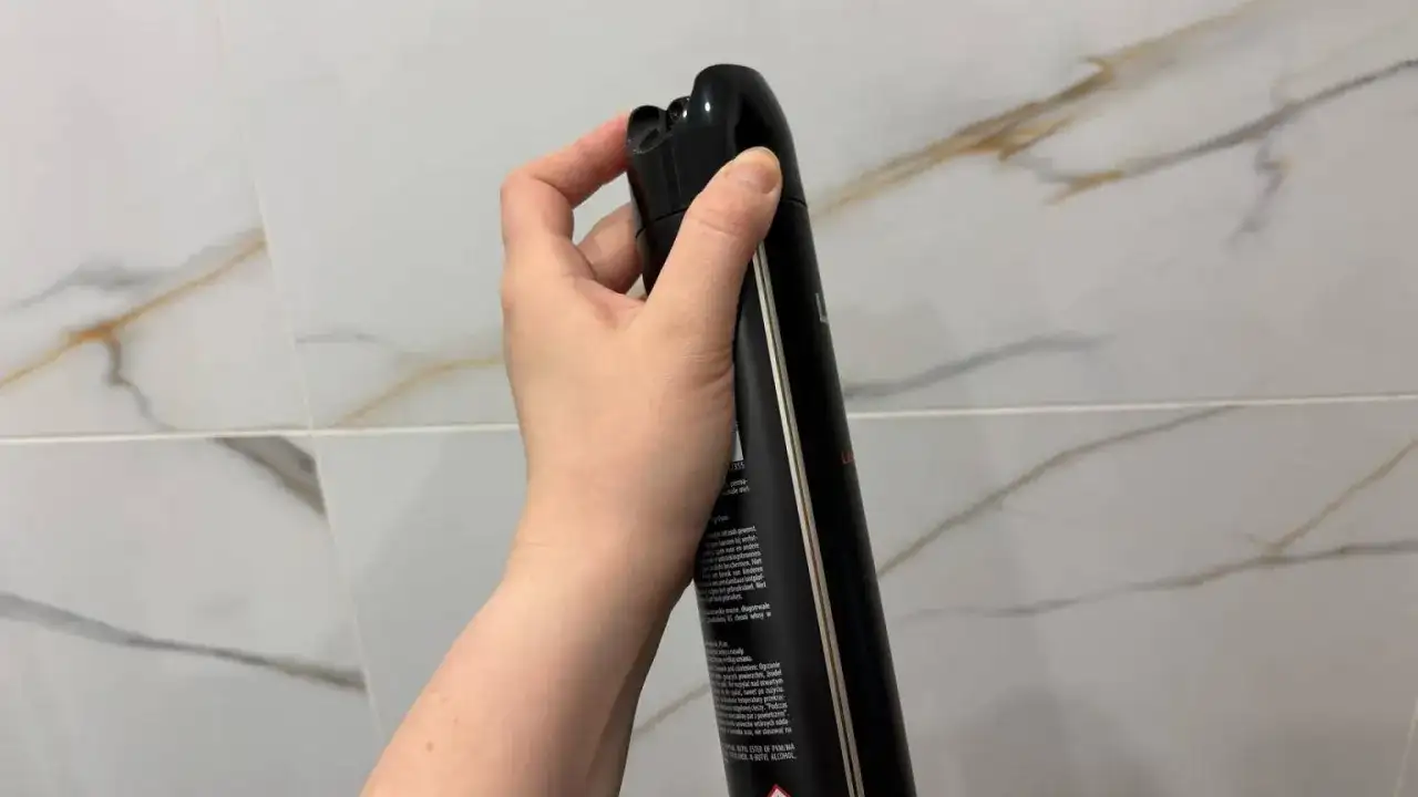 Gdzie wyrzucić lakier do włosów? Sprawdź zasady segregacji