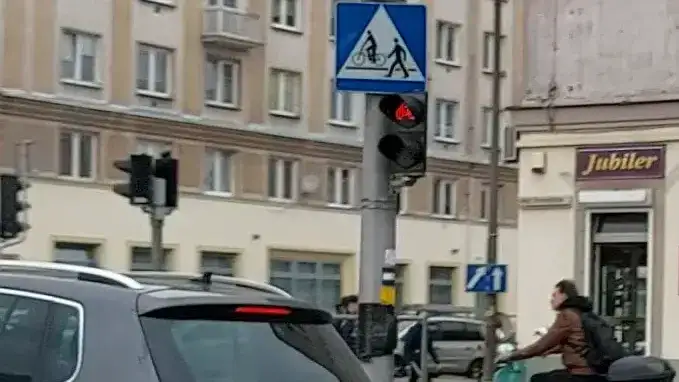 Uwaga! Zakaz jazdy motorowerem po ścieżce rowerowej? Poznaj prawdę