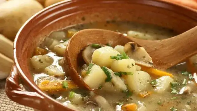 Pyszne zupy na bulionie drobiowym, które zachwycą Twoje podniebienie