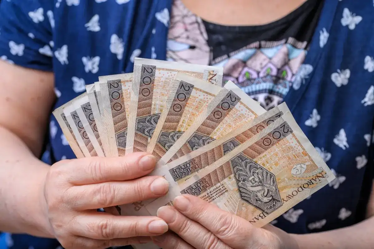 Ile lat pracy do emerytury? Sprawdź minimalny staż ZUS