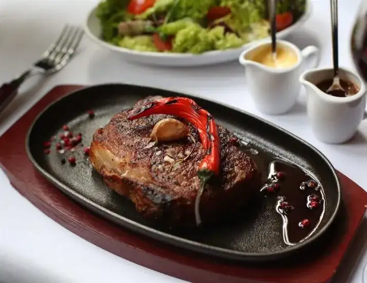 Pini Grill - najlepsze steki w Warszawie i Łodzi, sprawdź opinie