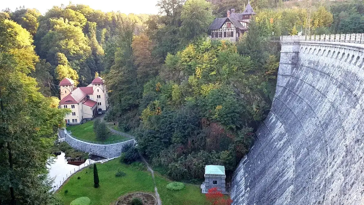 Jezioro Leśniańskie: Odkryj tajemnice i atrakcje tego miejsca