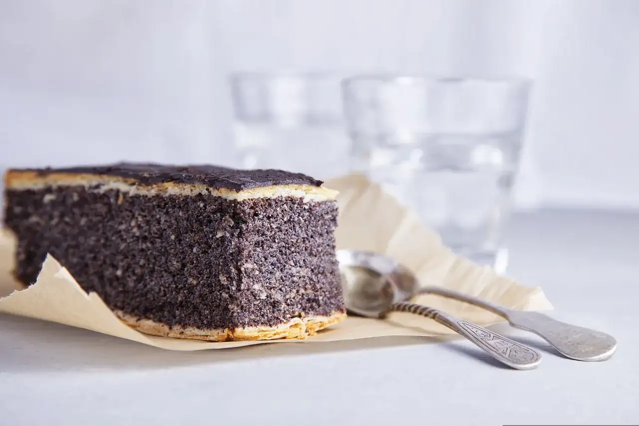 Czy ciasto makówka to klasyczny czy nowoczesny wypiek?