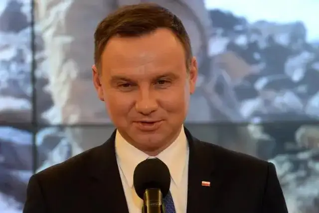 Ile lat ma Duda? Zaskakująca biografia prezydenta Polski.