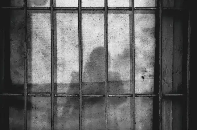 60 w slangu więziennym: znaczenie i skutki donosicielstwa