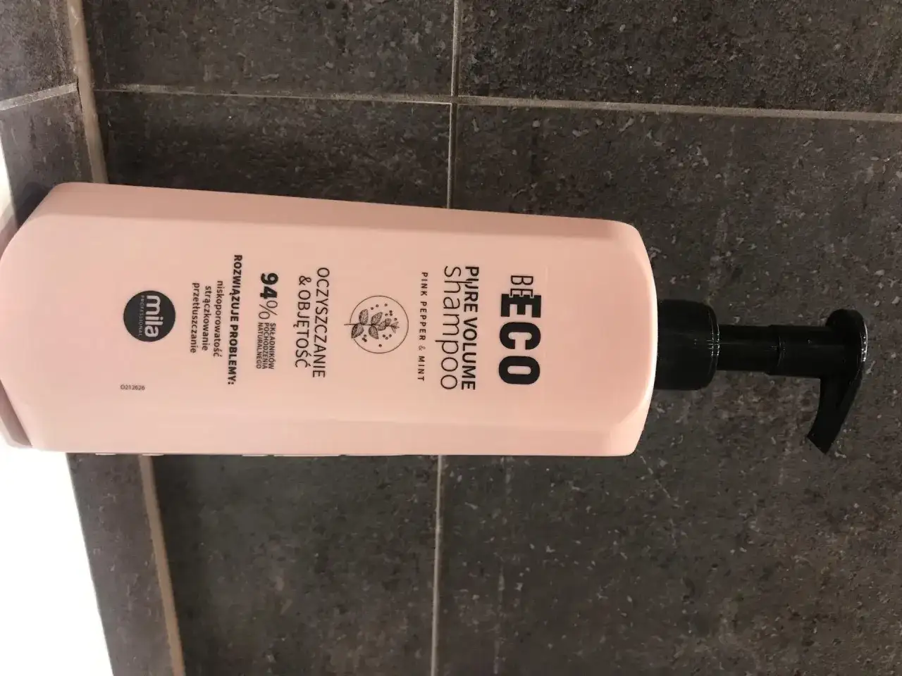 Szampony rewitalizujące Mila Pro: Wybierz idealny dla Twoich włosów!