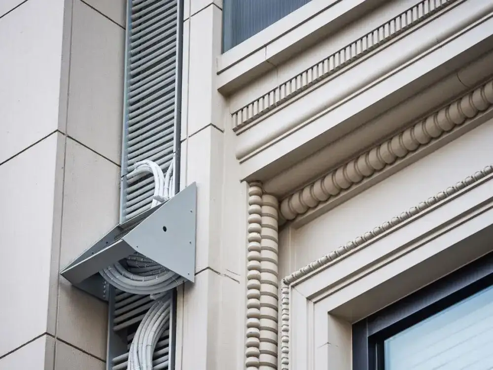 Jakie kable na zewnątrz budynku zapewnią bezpieczeństwo i trwałość?