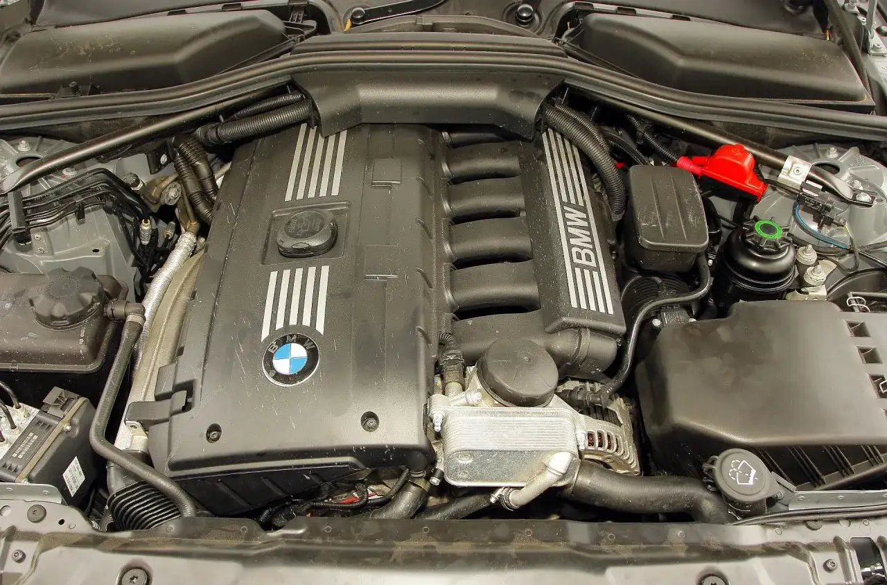 BMW E60 jaki silnik najmniej awaryjny? Oto najlepsze opcje dla Ciebie