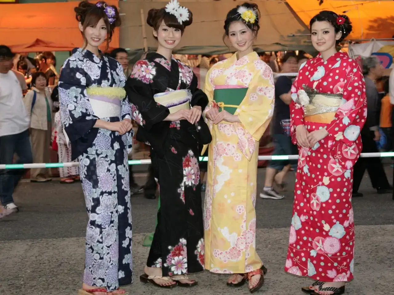 Japanische traditionelle Kleidung: Kimono, Yukata & ihre Vielfalt