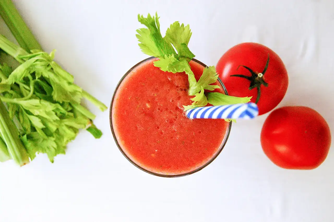 Zdrowy koktajl z pomidorów, który odmieni twoją dietę na lepsze