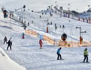 Najlepsze stoki narciarskie w Warmii i Mazurach – gdzie jeździć i co warto wiedzieć