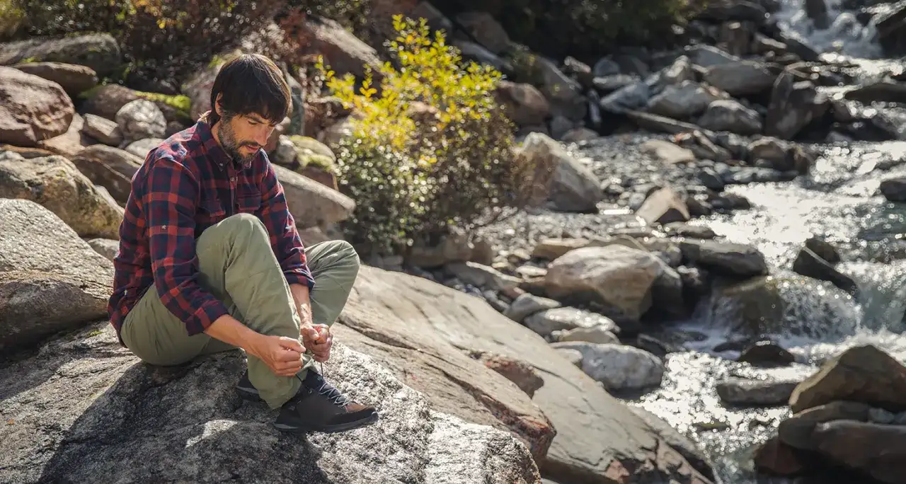 Jakie buty w góry jesienią: uniknij błędów przy wyborze obuwia