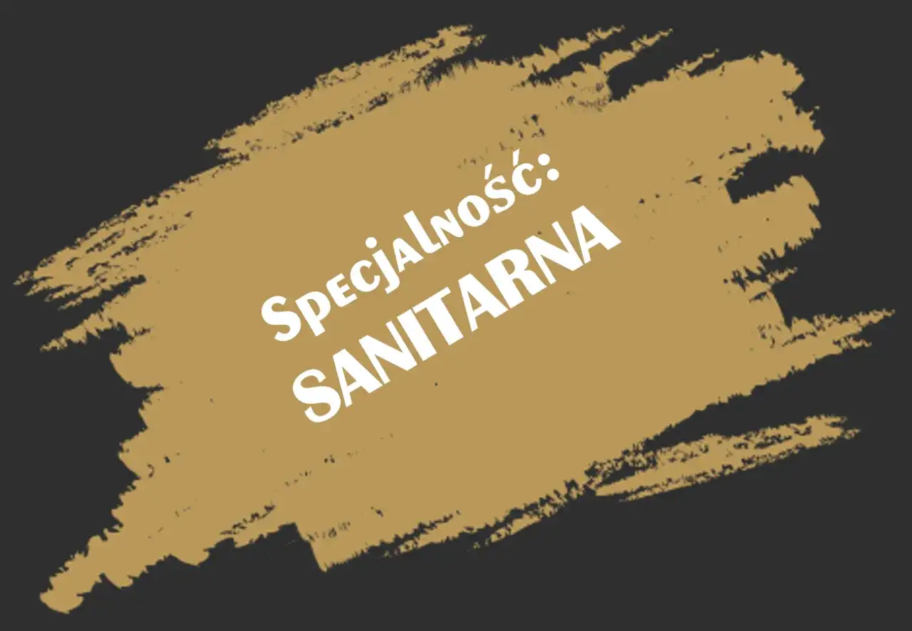 Biały napis "Specjalność: SANITARNA" na tle pociągnięć pędzla. To klucz do zdobycia uprawnień budowlanych sanitarnych.