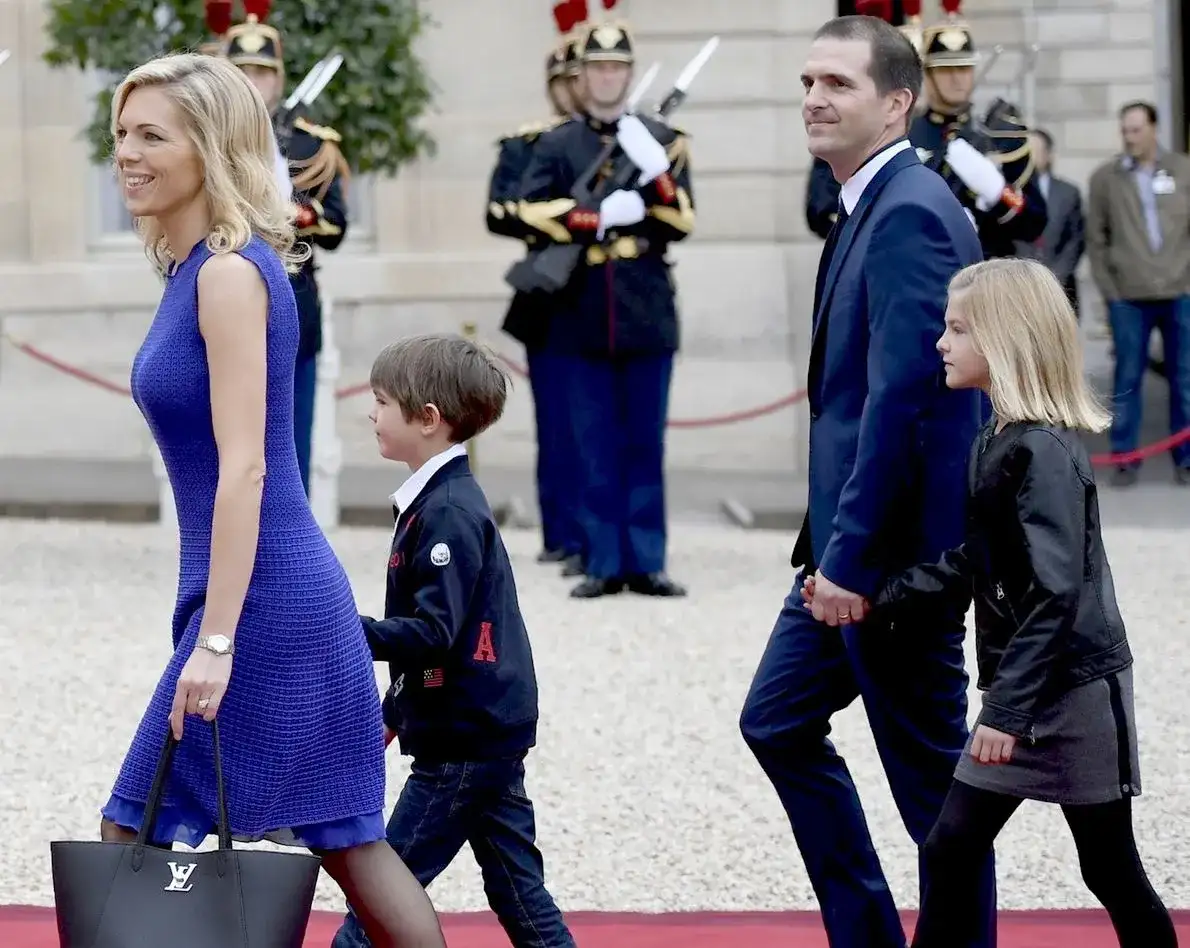 Emmanuel Macron czy ma dzieci? Prawda o jego rodzinie i relacjach