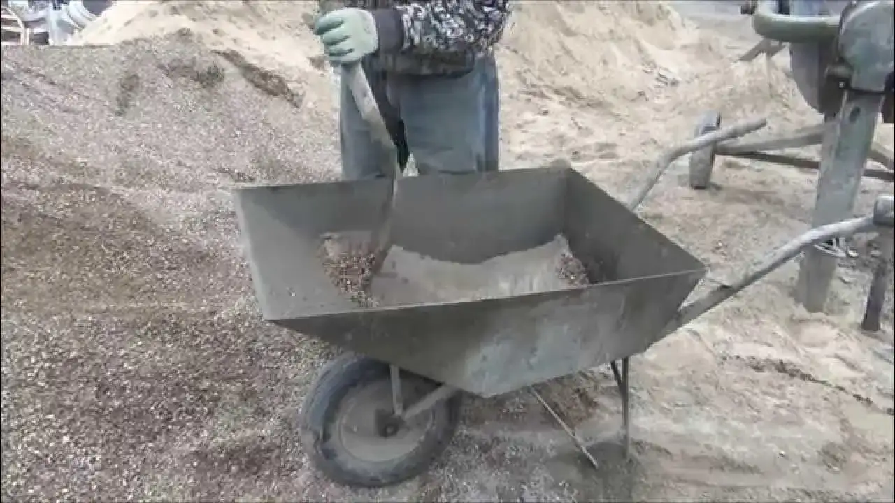 Ile cementu potrzebujesz do betoniarki 100l? Oto dokładne obliczenia