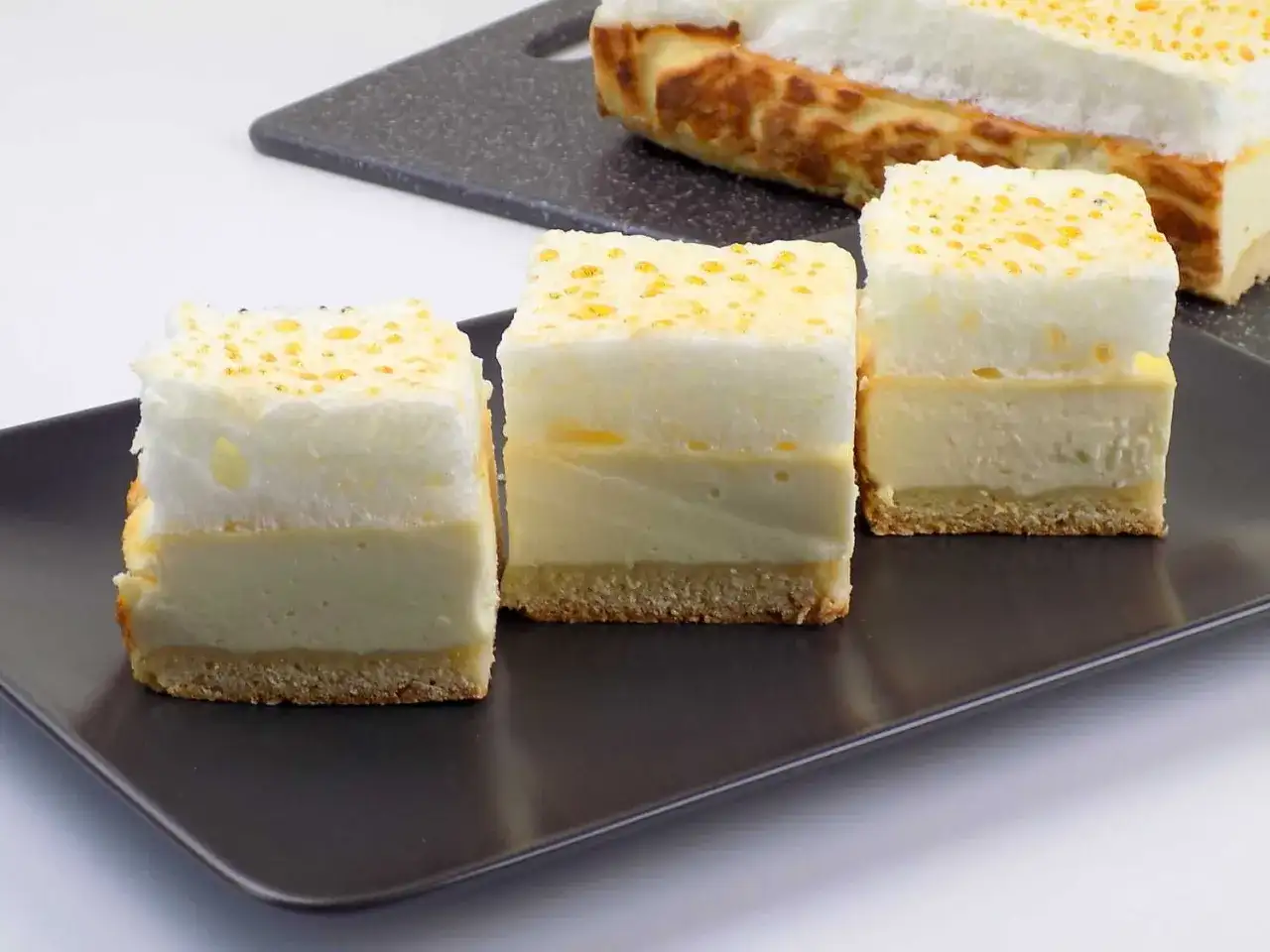 Ciasta na Komunię: jak wybrać idealne smaki i ilości?