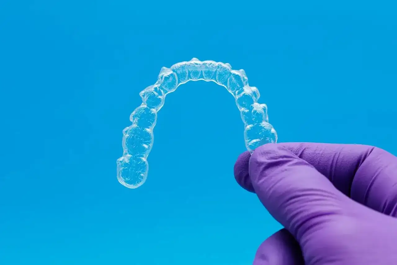 Nakładki na zęby w których można jeść – komfort bez ograniczeń