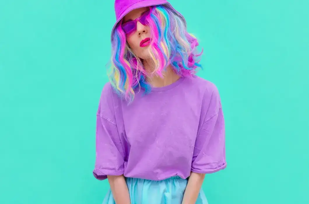 Czy płukanka się zmywa? Poznaj sekrety trwałości koloru włosów