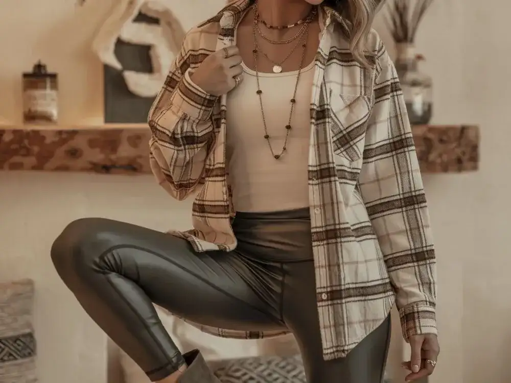 Jak dobrać bluzkę do legginsów? Unikaj błędów, wyglądaj stylowo!