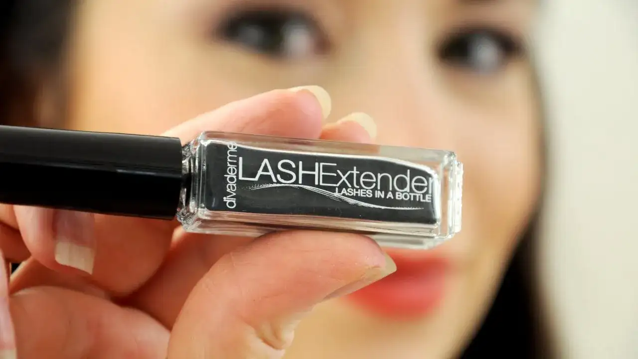 Sztuczne rzęsy w butelce Hebe: innowacyjne rozwiązanie czy przereklamowany produkt?