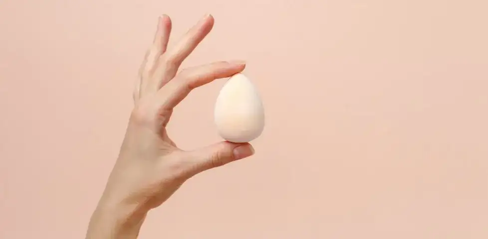 Make-up-Schwamm reinigen: So bleibt er hygienisch & Hautprobleme aus
