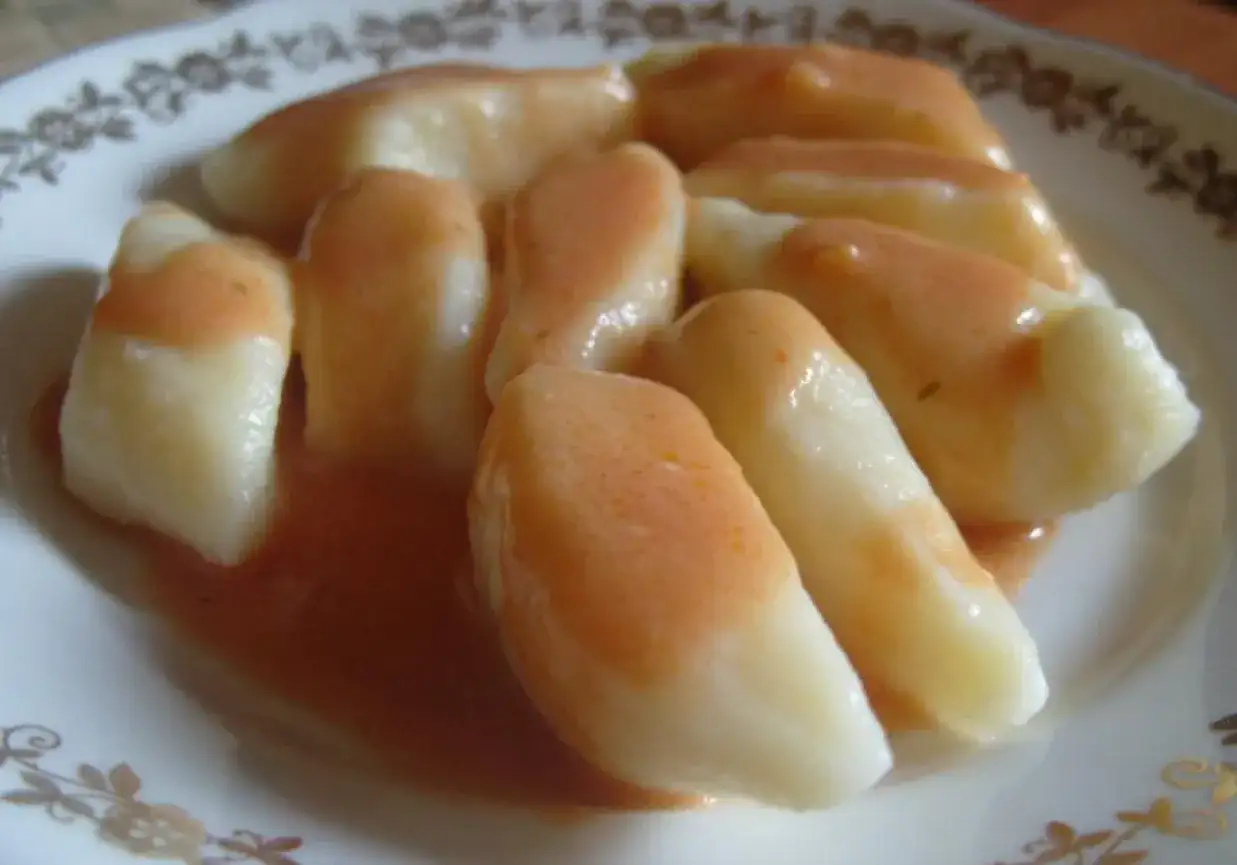 Domowe kopytka z szybkim sosem pomidorowym - pyszny przepis na obiad