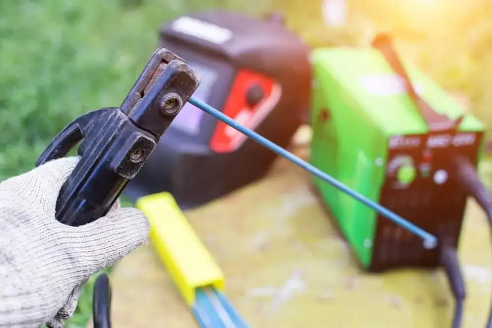 Jaka spawarka do 500 zł? TOP 3 modele MMA dla amatora!