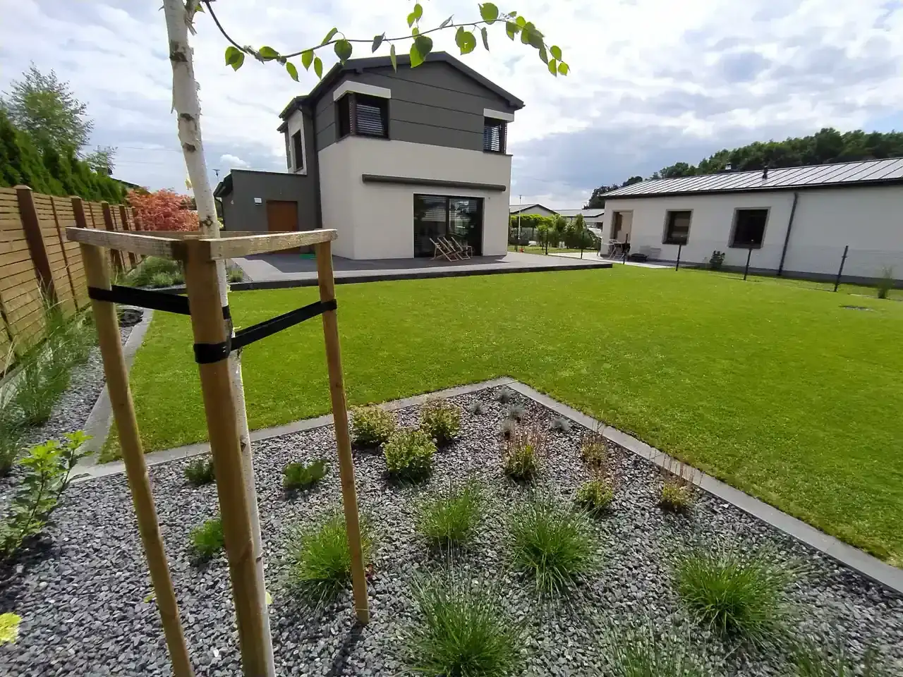 Ile kory ogrodowej na m²? Sprawdź, ile naprawdę potrzebujesz