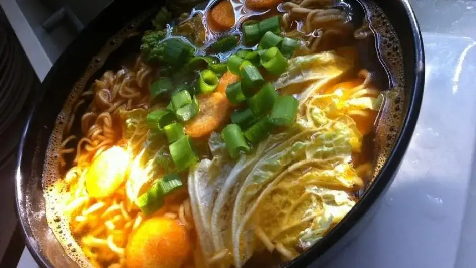Ramen w domu: Odkryj sekrety 5 filarów smaku!