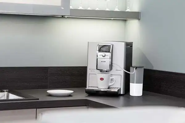 Jak odkamienić ekspres DeLonghi i uniknąć kosztownych napraw