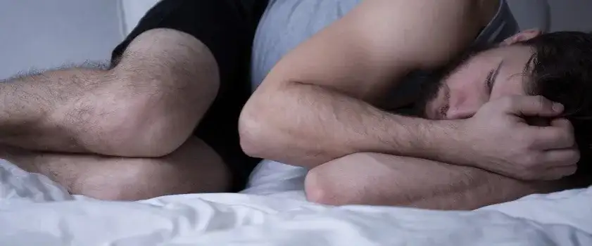 Co na syndrom niespokojnych nóg: objawy, przyczyny i skuteczne leczenie