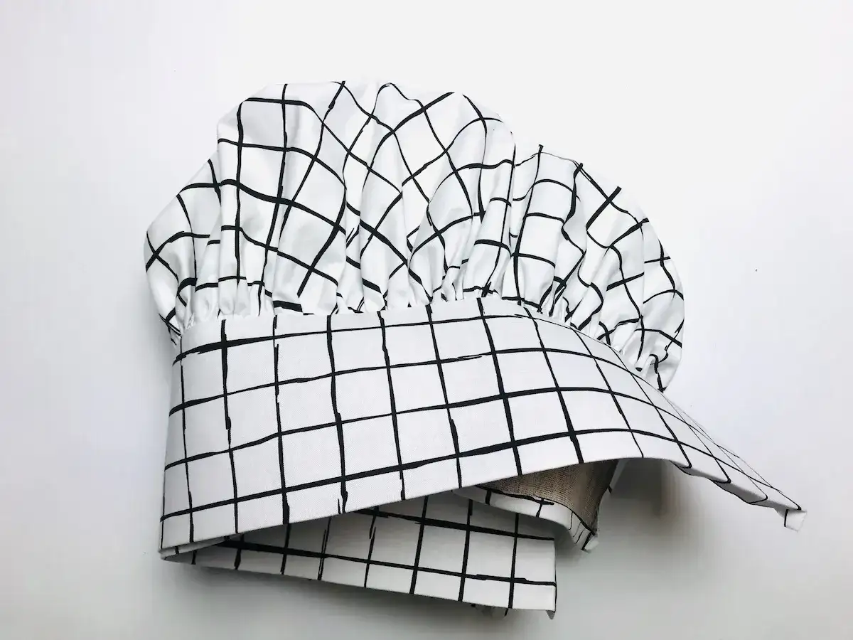 Jak zrobić czapkę kucharską w domu? Praktyczny poradnik DIY