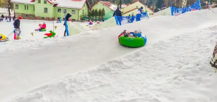 Gdzie na sanki z dzieckiem w Karpaczu? Najlepsze miejsca na zimę