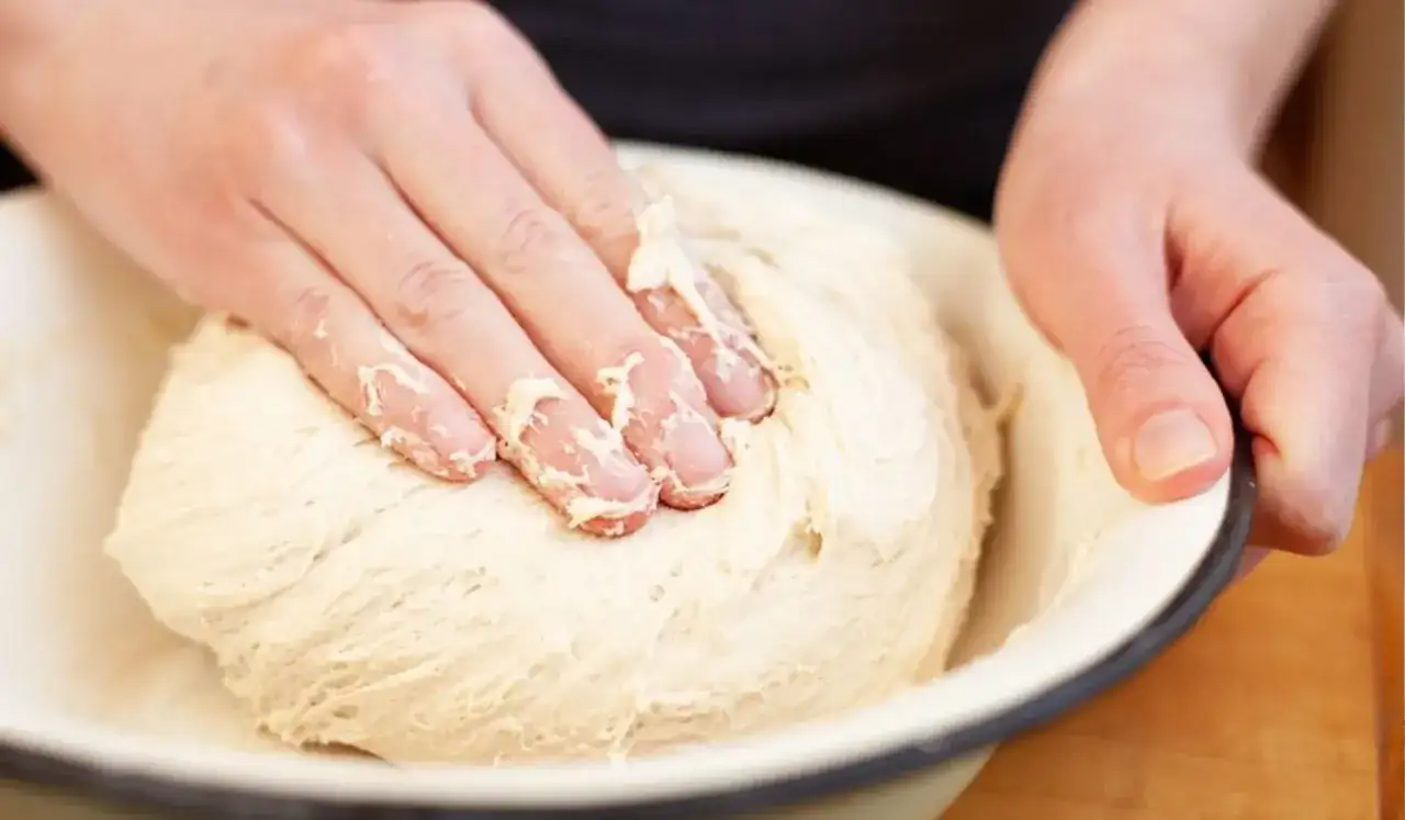 Co z drożdży na obiad? Proste i smaczne przepisy na dania
