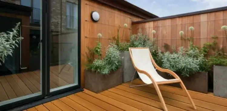 Taras z desek: Drewno czy kompozyt? Porównanie zalet i wad