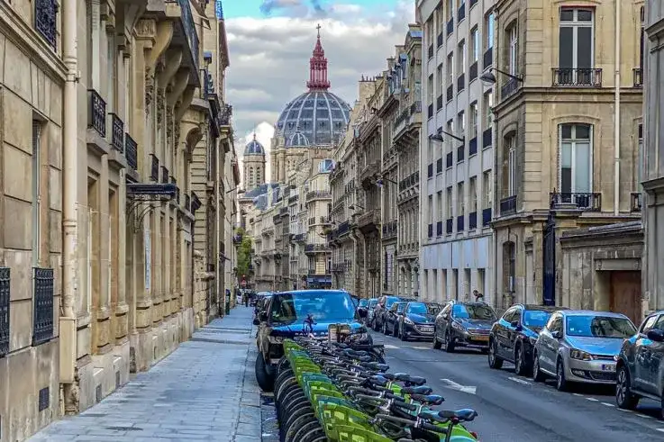 Co się dzieje w Paryżu? Ważne wydarzenia i zmiany w mieście