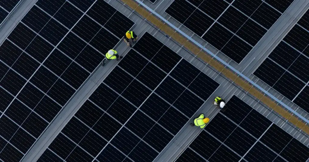 Elektrownie słoneczne korzyści: jak oszczędzać i dbać o środowisko