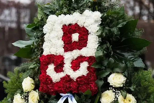 Jakie kwiaty na pogrzebie wybrać, aby oddać hołd bliskim?