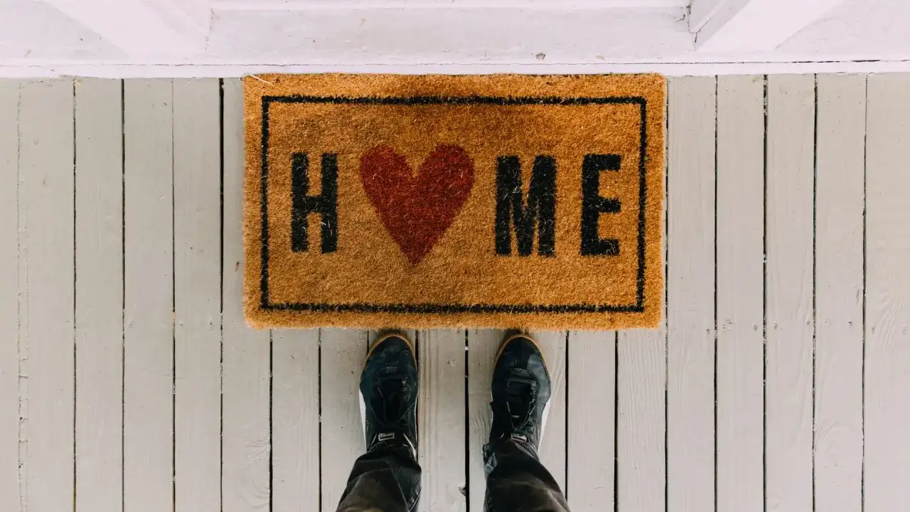 Kiedy płaci się za wynajem mieszkania? Uniknij problemów z czynszem