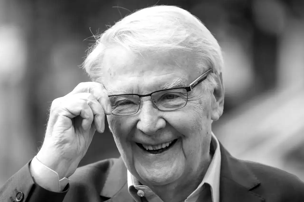 Jan Kowalewski aktor - jego niezwykła kariera i osiągnięcia w teatrze