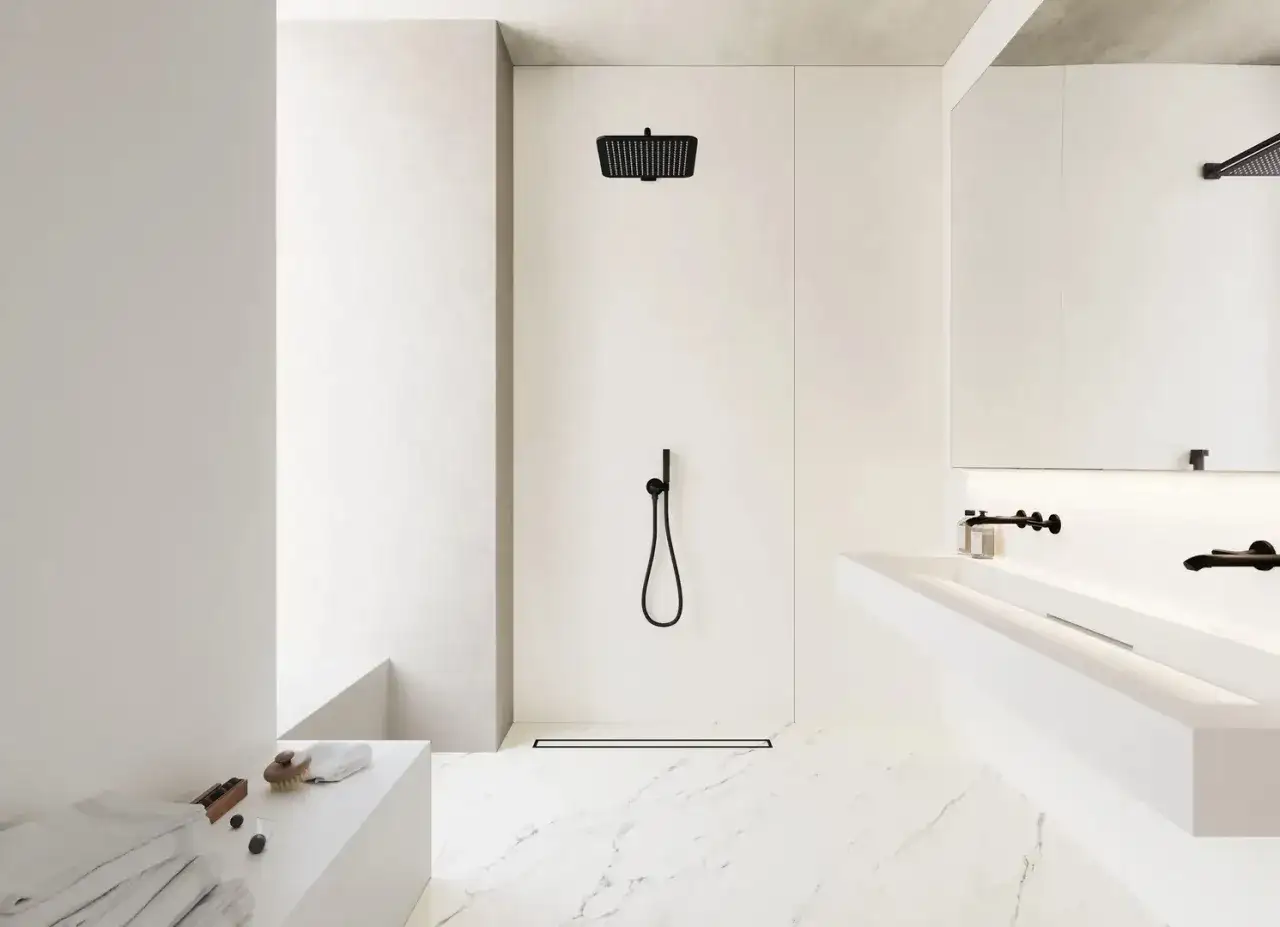 Jak wykończyć kafelki na ścianie, aby uniknąć błędów i uzyskać efekt wow