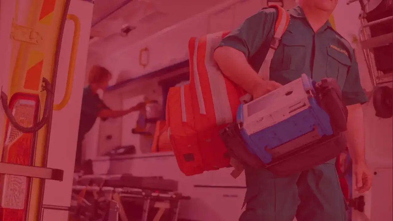 Jak zostać ratownikiem medycznym? Wszystkie wymagania i kroki do sukcesu