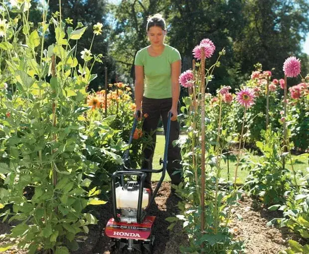 Czy glebogryzarka zastąpi kopanie? Odkryj zalety i wady użycia