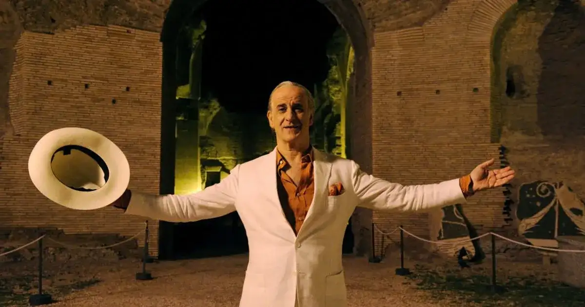 Wielkie piękno recenzja - odkryj ukryte znaczenia i krytykę filmu