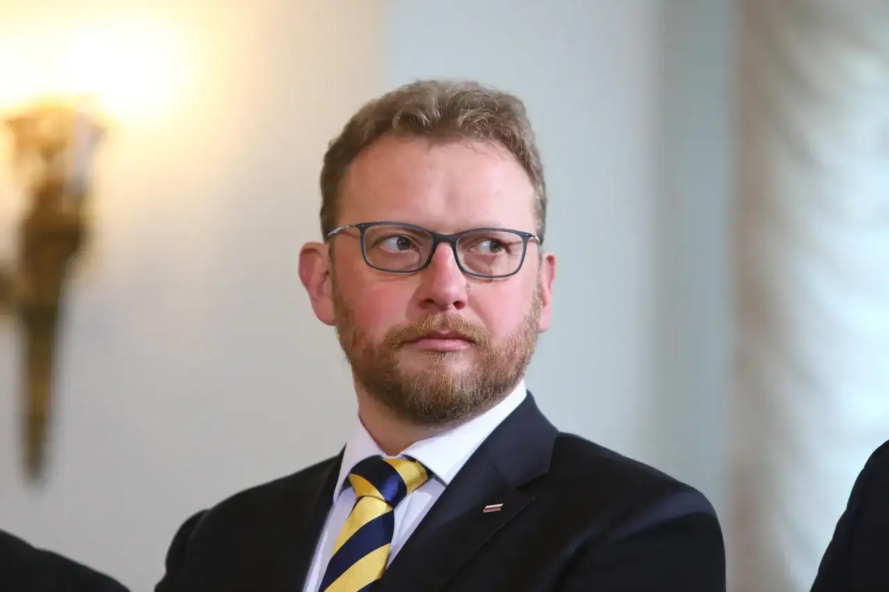 Minister zdrowia Szumowski - ile naprawdę ma lat i co warto wiedzieć?